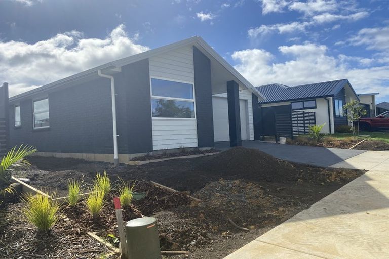 Photo of property in 30 Glenbervie Drive, Glenbervie, 0173