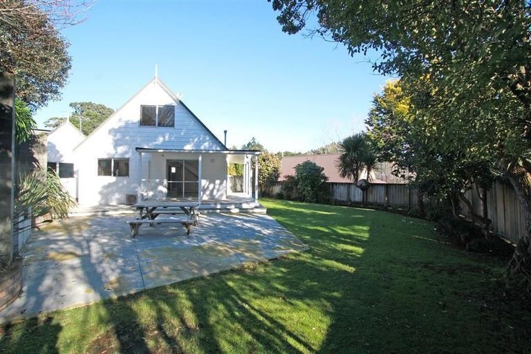 Photo of property in 5 Lombardy Place, Whalers Gate, New Plymouth, 4310