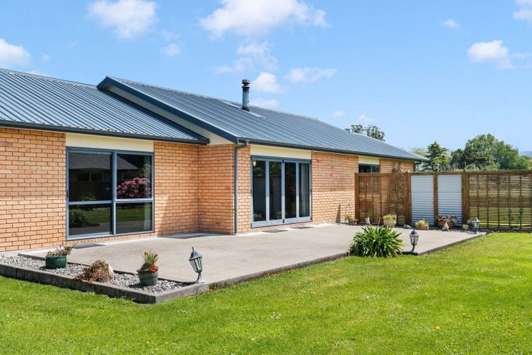 Photo of property in 77 Reading Street, Greytown, 5712