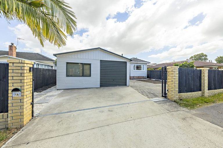 Photo of property in 15 Landscape Road, Papatoetoe, Auckland, 2025