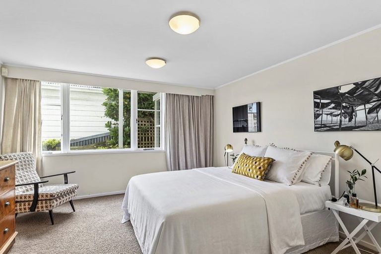 Photo of property in 24 Telford Terrace, Oriental Bay, Wellington, 6011