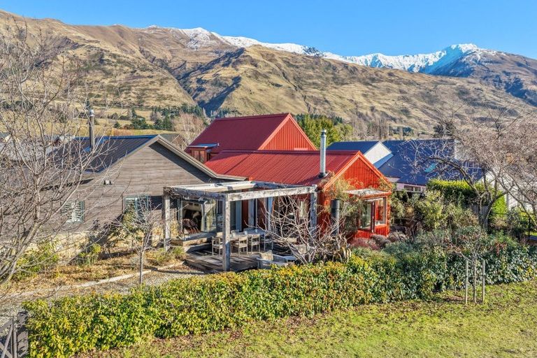 Photo of property in 8 Little Oak Common, Wanaka, 9305
