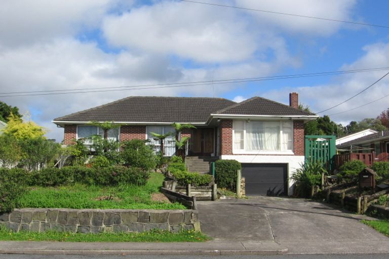 Photo of property in 2/42 Rua Road, Glen Eden, Auckland, 0602