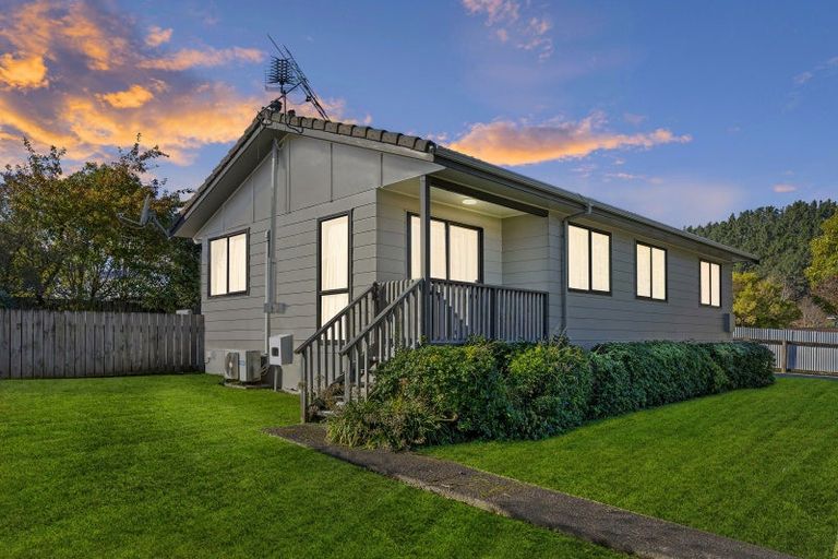 Photo of property in 17 Topaz Street, Birchville, Upper Hutt, 5018