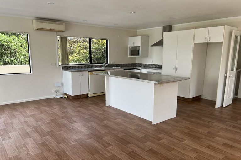 Photo of property in 32 Marae Road, Greenhithe, Auckland, 0632