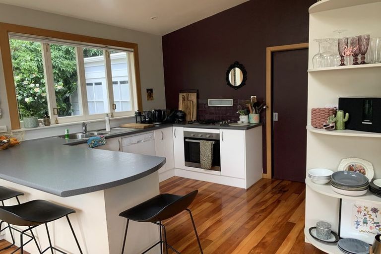 Photo of property in 127 Elizabeth Street, Mount Victoria, Wellington, 6011