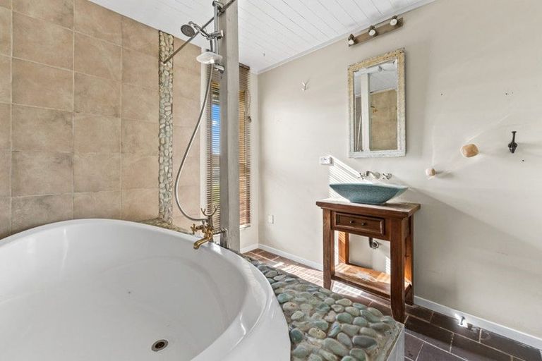 Photo of property in 2199 Cove Road, Mangawhai, 0573
