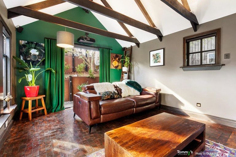 Photo of property in 12 Stafford Street, Mount Victoria, Wellington, 6011