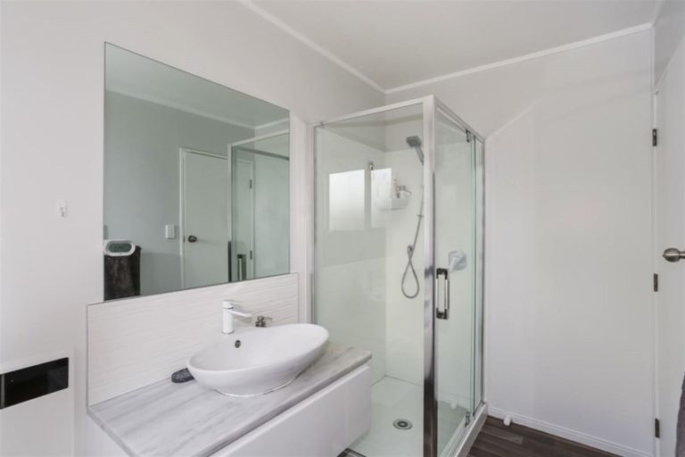 Photo of property in 12c Youngs Road, Papakura, 2110