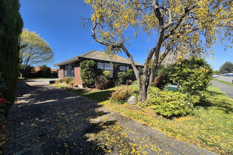 Photo of property in 111 Hawthornden Road, Avonhead, Christchurch, 8042