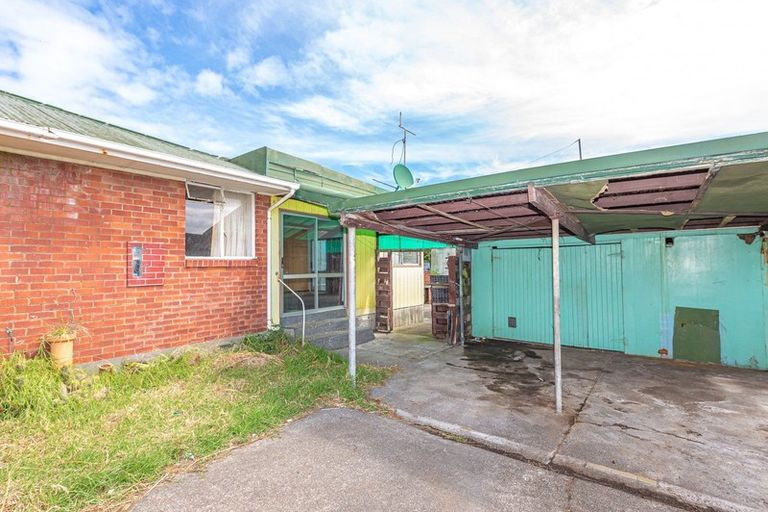 Photo of property in 15 Matai Street, Castlecliff, Whanganui, 4501
