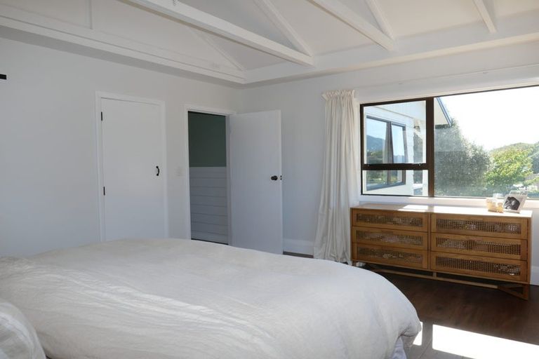 Photo of property in 27 Titoki Road, Waikanae Beach, Waikanae, 5036