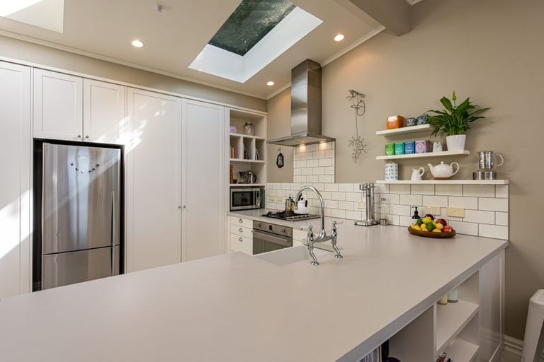 Photo of property in 74 Mortimer Terrace, Brooklyn, Wellington, 6021