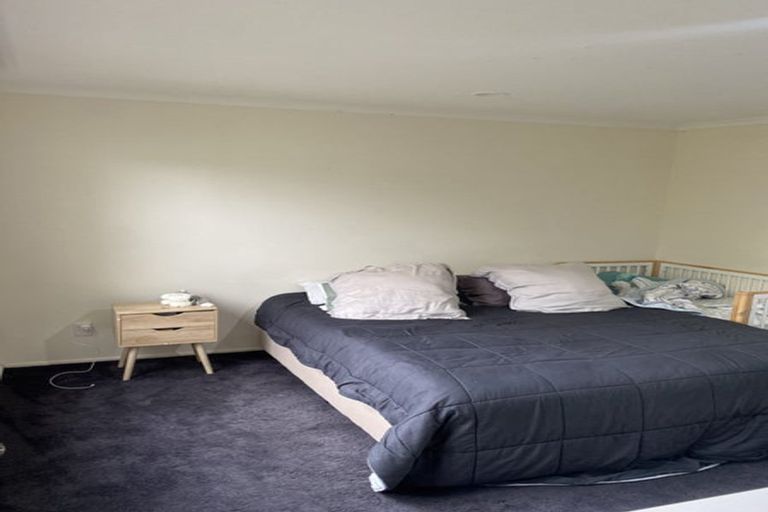 Photo of property in 5 Astronomer Place, Whitby, Porirua, 5024