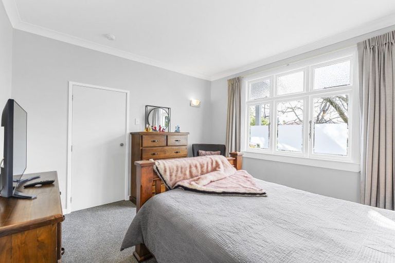 Photo of property in 22 Kingswood Street, Takaro, Palmerston North, 4412