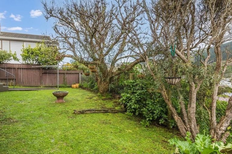 Photo of property in 7 Deveron Place, Tawa, Wellington, 5028