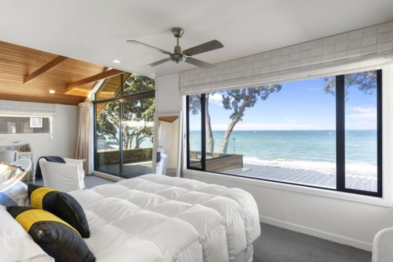 Photo of property in 18a Marellen Drive, Red Beach, 0932