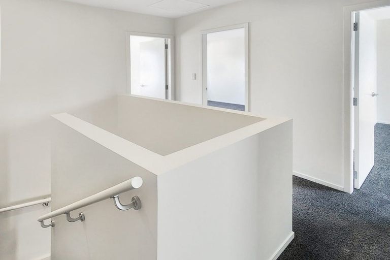 Photo of property in 4/12 Mana Avenue, Titahi Bay, Porirua, 5022