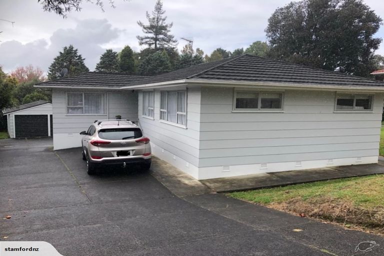 Photo of property in 15 The Grove, Titirangi, Auckland, 0604