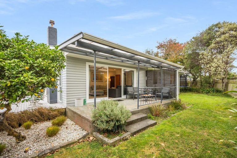 Photo of property in 23 Parenga Street, Wainuiomata, Lower Hutt, 5014