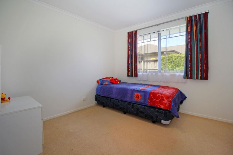 Photo of property in 13 Four Oaks Place, Pukekohe, 2120