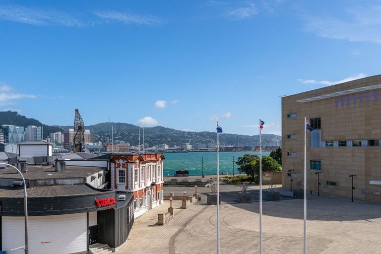 Photo of property in Portal Apartments, 3d/42 Cable Street, Te Aro, Wellington, 6011