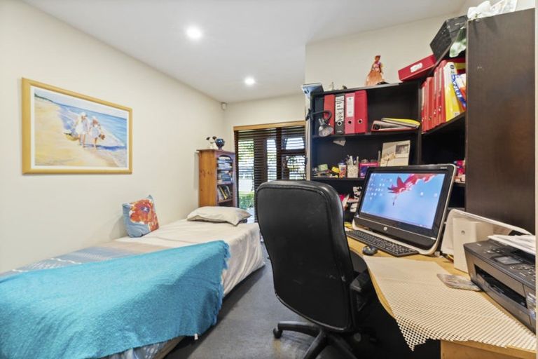 Photo of property in 36 Kawiu Road, Levin, 5510