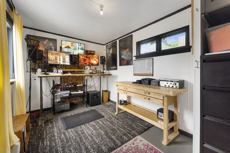 Photo of property in 9 Gavin Road, Raumati Beach, Paraparaumu, 5032