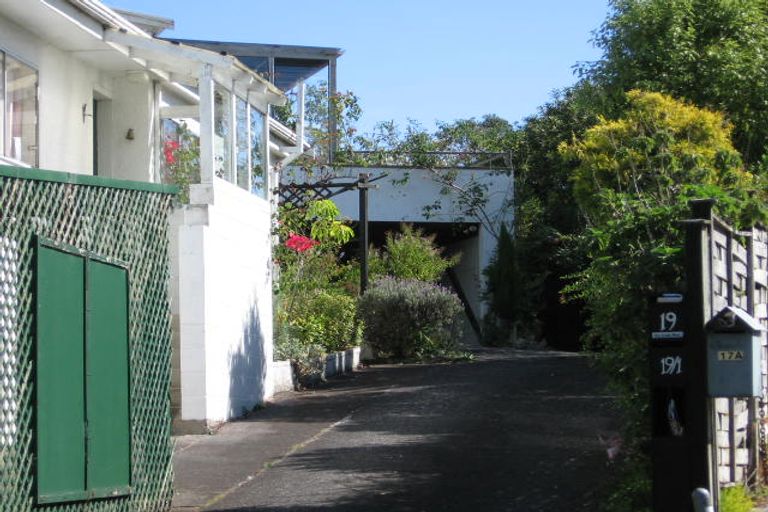Photo of property in 19a Cleve Road, Green Bay, Auckland, 0604