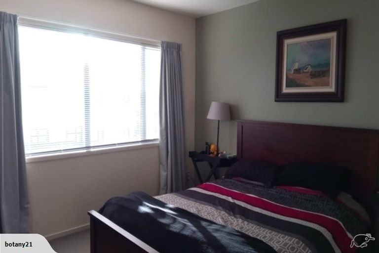 Photo of property in 129/2 Armoy Drive, East Tamaki, Auckland, 2016