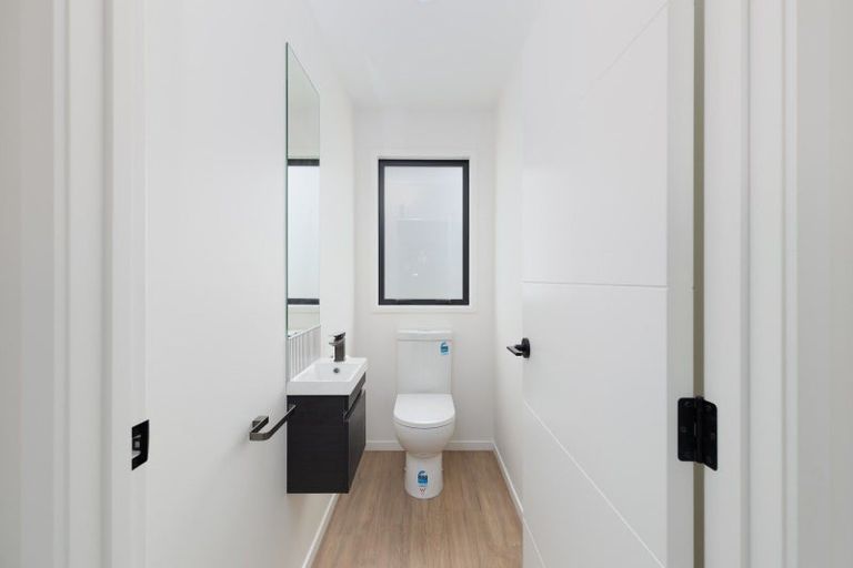 Photo of property in 2 Marsden Place, Hurworth, New Plymouth, 4310