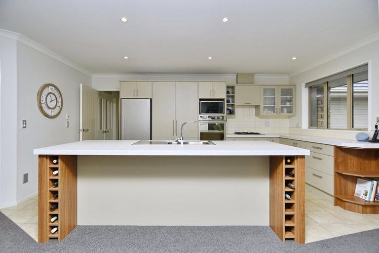 Photo of property in 11 Springside Place, Redwood, Christchurch, 8051