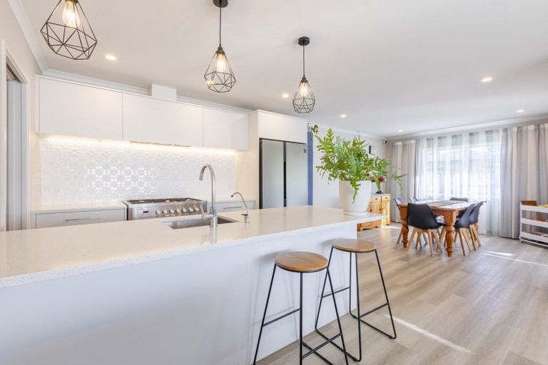 Photo of property in 102a Racecourse Road, Waiuku, 2123