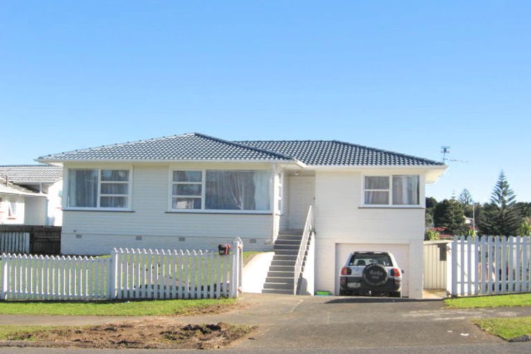 Photo of property in 13 Hobart Crescent, Wattle Downs, Auckland, 2103