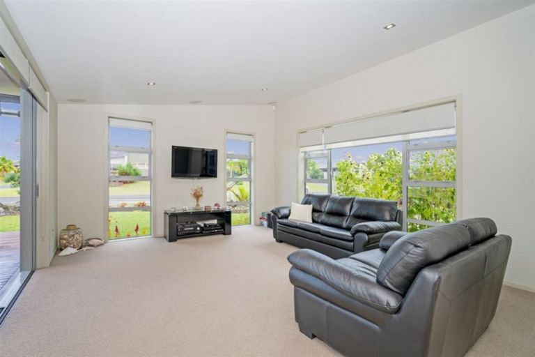 Photo of property in 6 Aquila Drive, Whitianga, 3510