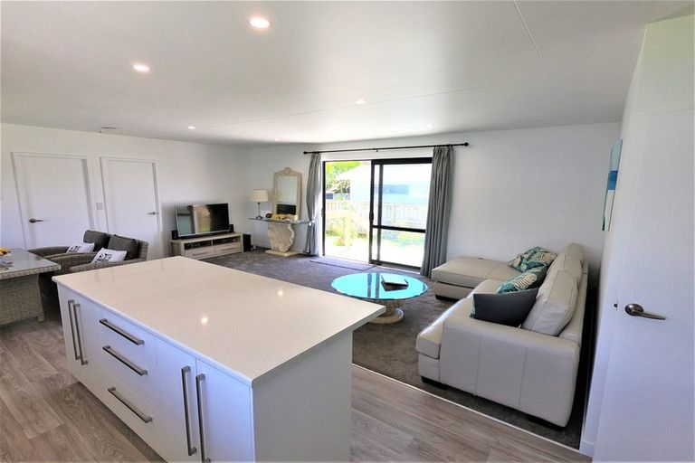 Photo of property in 9 Meenas Place, Cable Bay, 0420