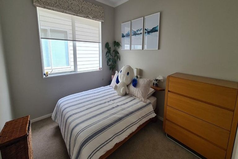 Photo of property in 2 Kotuku Lane, Hobsonville, Auckland, 0616