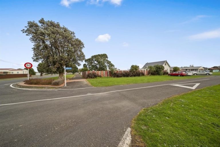 Photo of property in 39 Tauhuri Street, Manaia, 4612