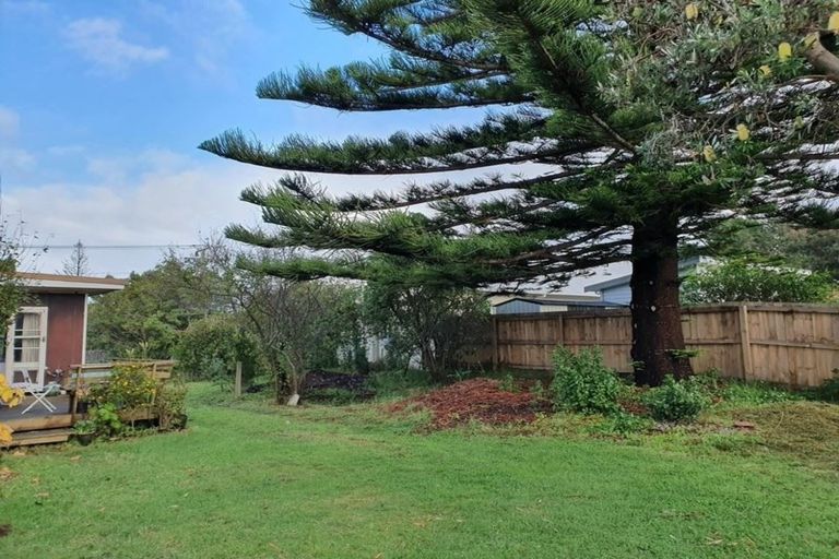 Photo of property in 17 Rangihiroa Street, Waikanae Beach, Waikanae, 5036