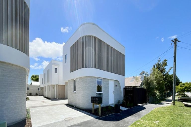 Photo of property in 8/9 Gresford Street, Edgeware, Christchurch, 8013