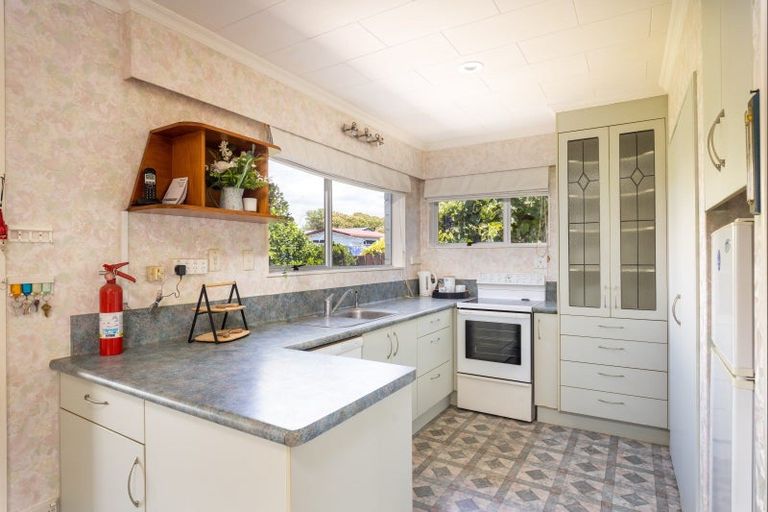 Photo of property in 10 Camellia Avenue, Bell Block, New Plymouth, 4312