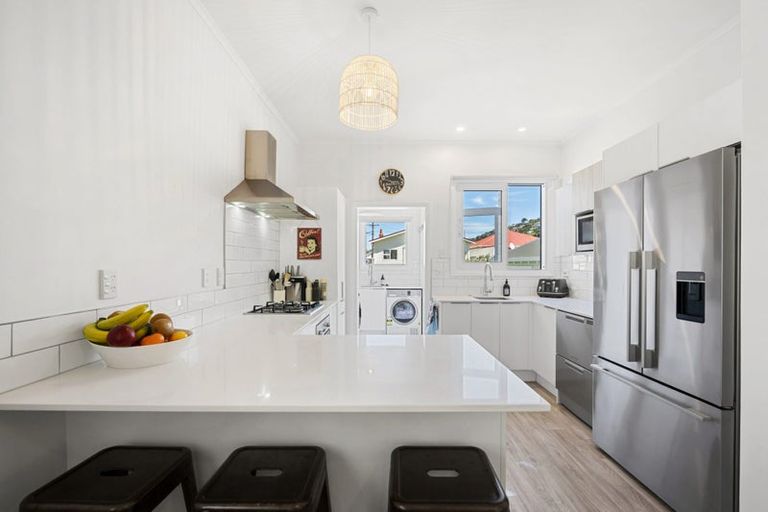 Photo of property in 7 Cruickshank Street, Kilbirnie, Wellington, 6022