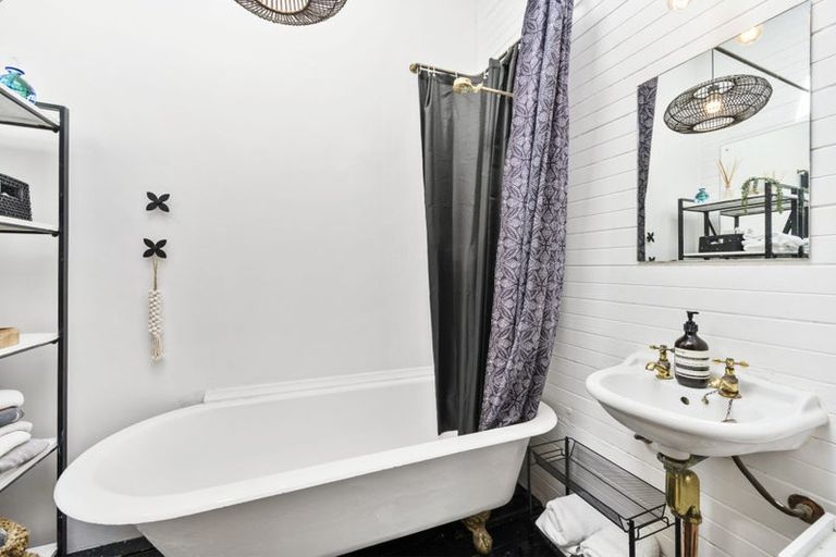 Photo of property in 303 Tinakori Road, Thorndon, Wellington, 6011