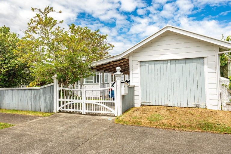Photo of property in 27 Brassey Road, Saint Johns Hill, Whanganui, 4500