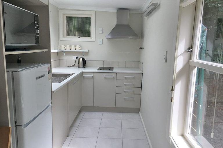 Photo of property in 37 Silverstream Road, Crofton Downs, Wellington, 6035