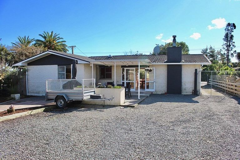 Photo of property in 129a Rangiuru Road, Otaki Beach, Otaki, 5512