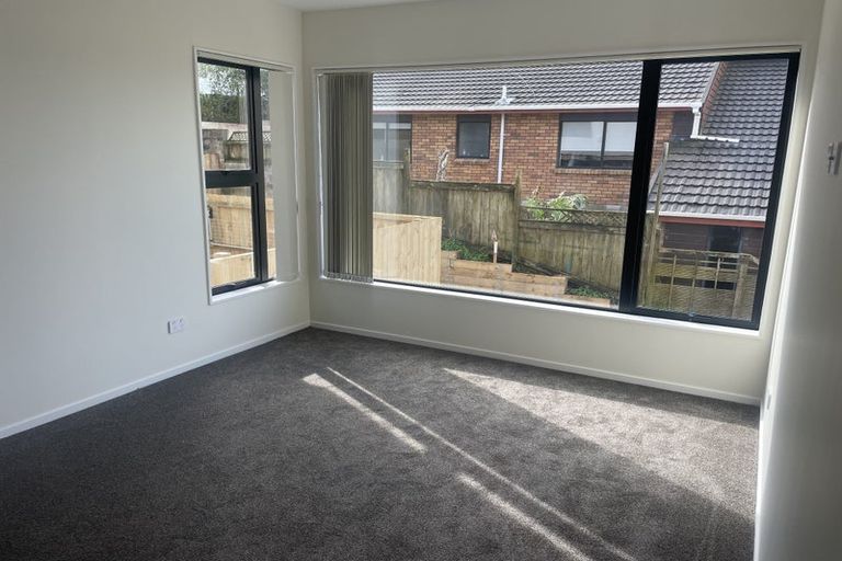 Photo of property in 45d Greenvalley Rise, Glenfield, Auckland, 0629