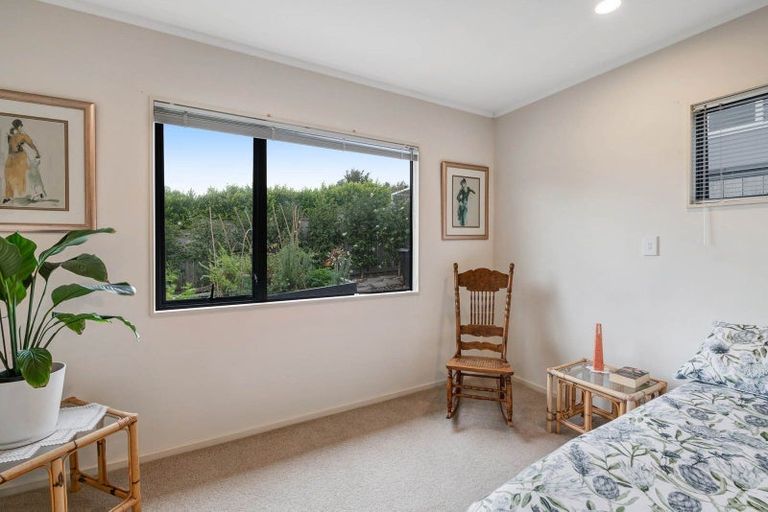 Photo of property in 20 Otanerua Road, Hatfields Beach, Orewa, 0931