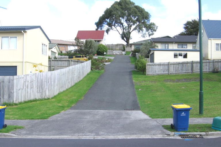 Photo of property in 16 Carillon Place, Massey, Auckland, 0614