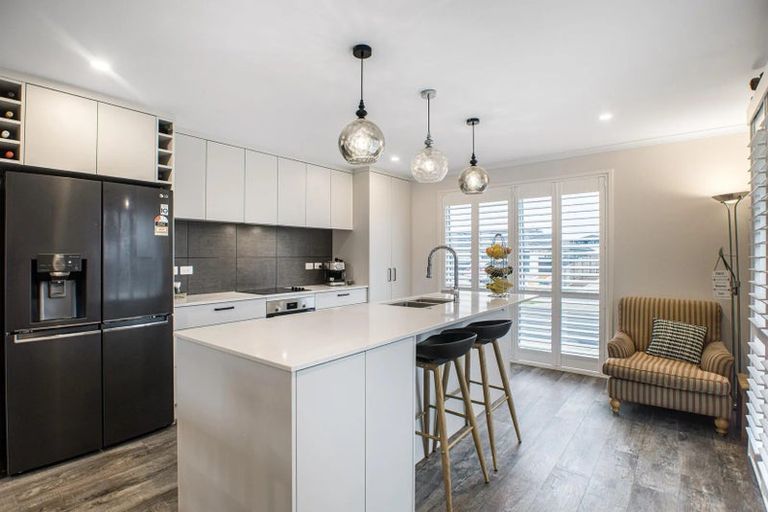 Photo of property in 8 Tahuna Minhinnick Drive, Glenbrook, Waiuku, 2681